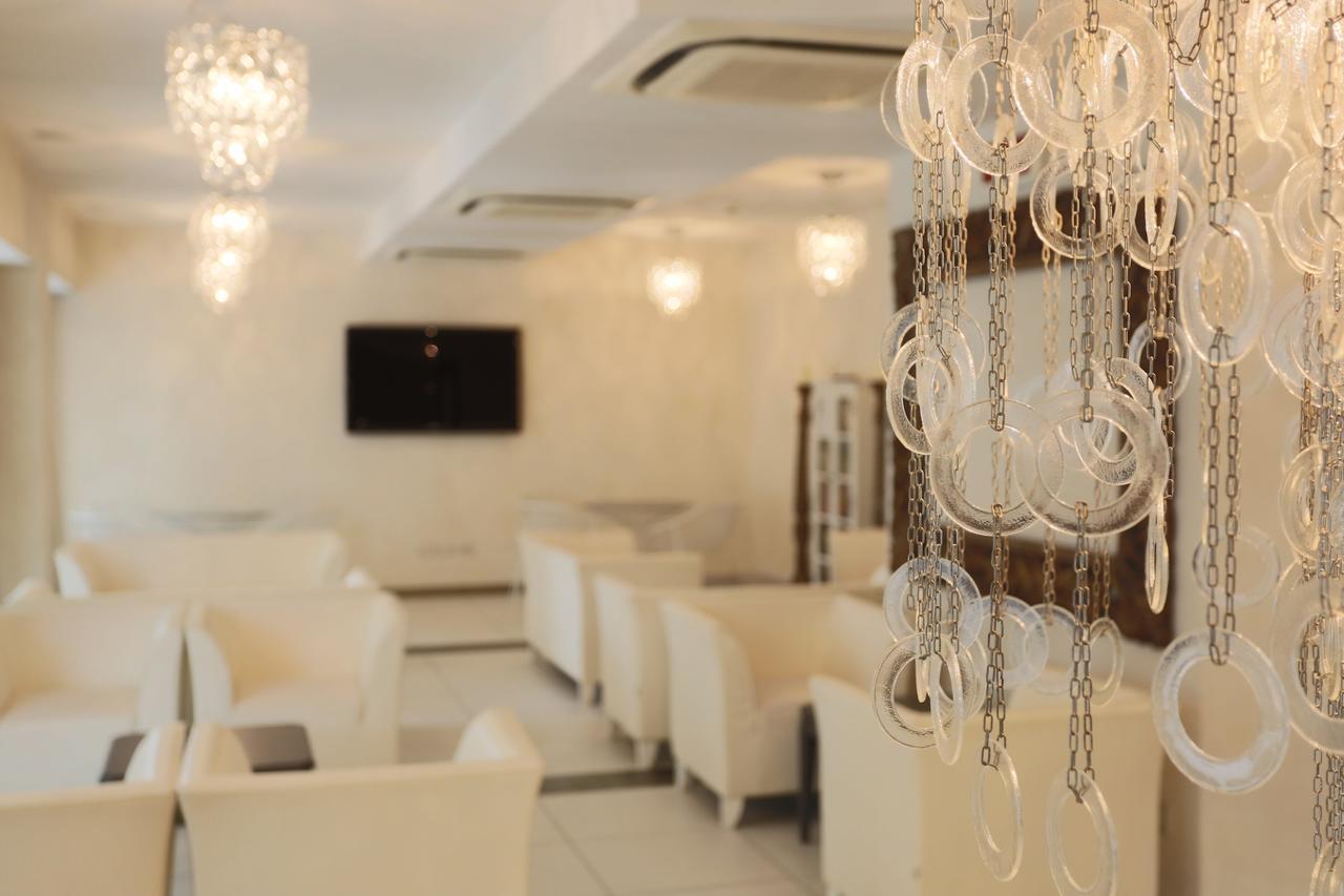Hotel Caribia Pinarella Червія Екстер'єр фото